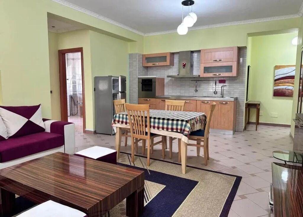 Apartament 1+1, Blloku Ambasadave!