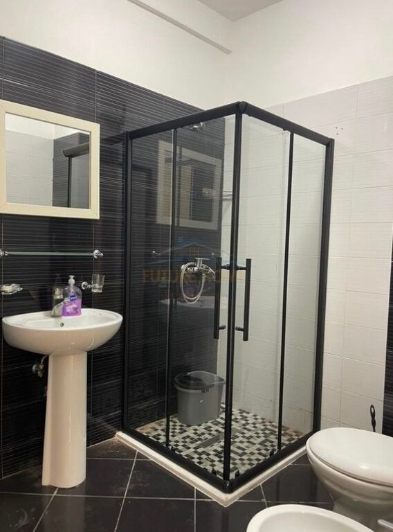Qera,Apartament 1+1+Post Parkimi, Rruga Karl Gega, Stacioni i Trenit,Tiranë