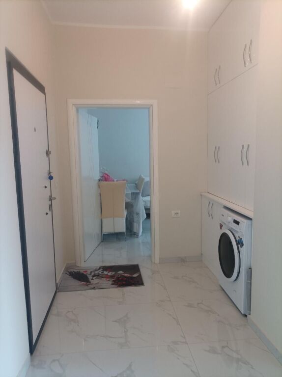 Shitet apartamenti 1+1