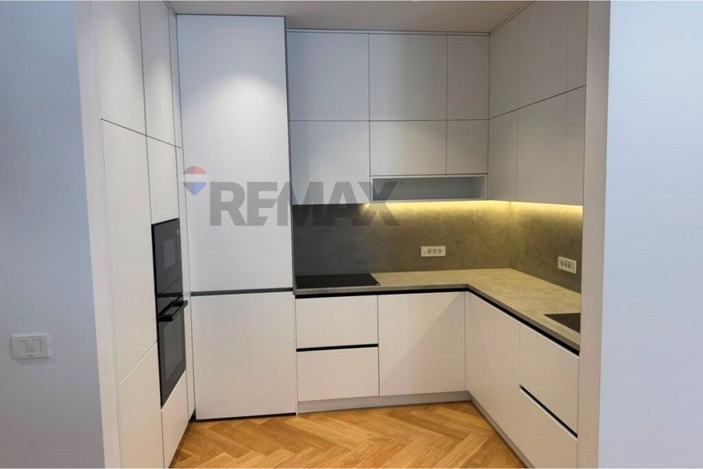 APARTAMENT 2+1+2 &amp; PARKIM PER QIRA TE DELIJORGJI