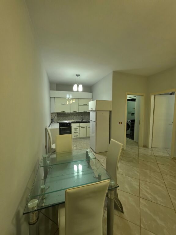 🏡 Appartamento 1+1 in affitto  📍Astir, vicino al locale Xhamero 💰Prezzo: 45.000 Lek/Mese