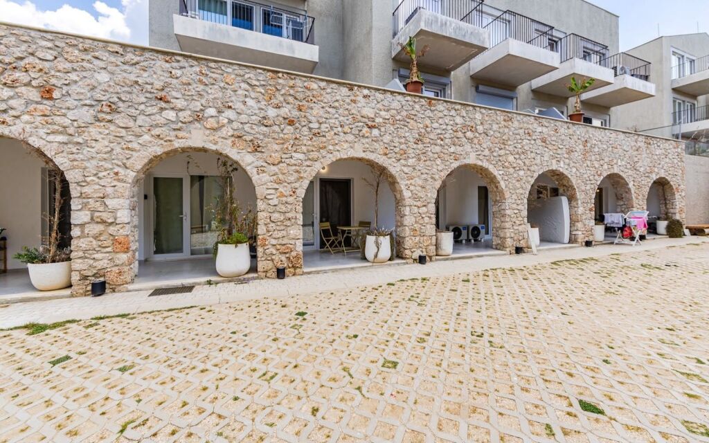 🌊🏡 SHITET GARSONIERË – DHËRMI | RRUGA PERIVOLO 🌊