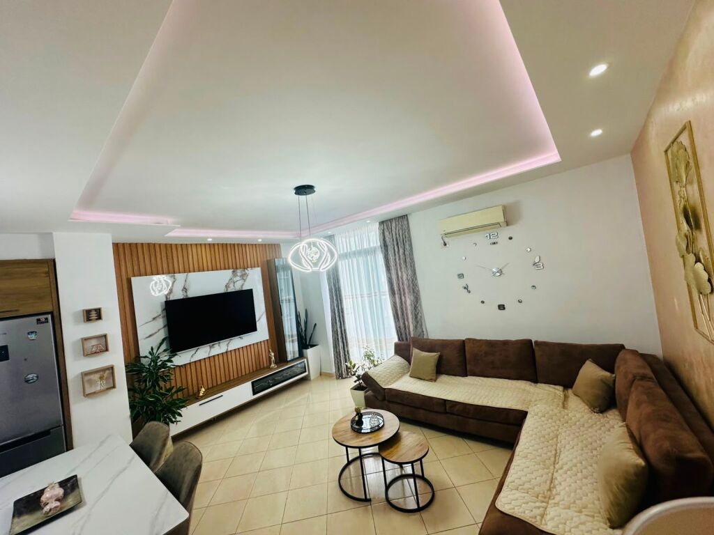 Appartamento 2+1+1 Balcone in vendita Yzberisht !