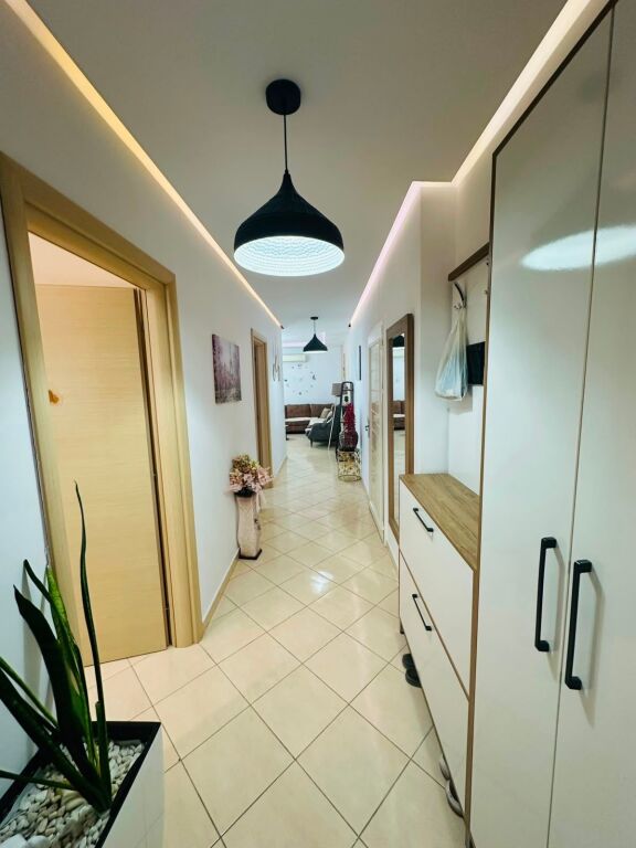 Appartamento 2+1+1 Balcone in vendita Yzberisht !