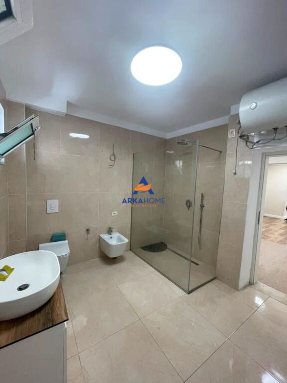 UFFICIO IN AFFITTO 110M2 "VIA MARGARITA TUTULANI" 120.000 LEKE