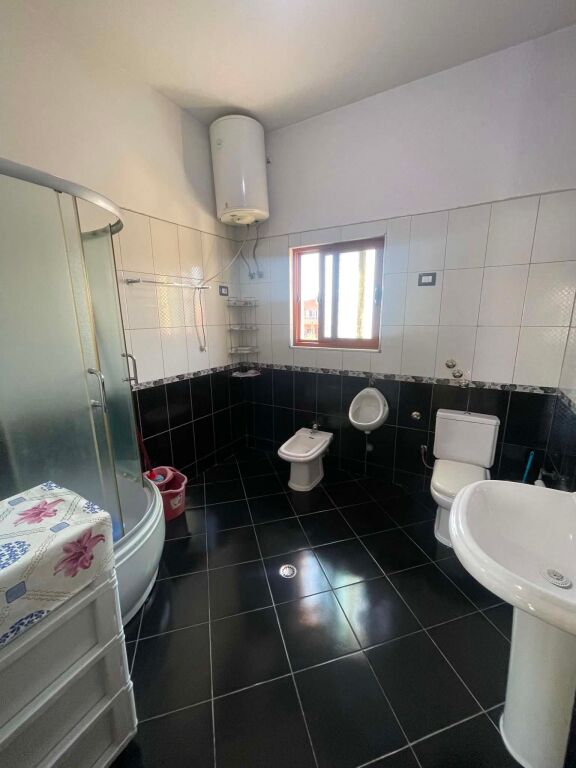 affittasi appartamento 2+1 tipo mansarda a 5 maji