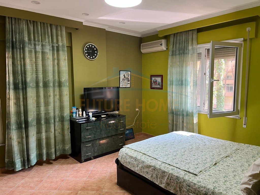 Apartment 2+1+2, Mali Robit, Golem
