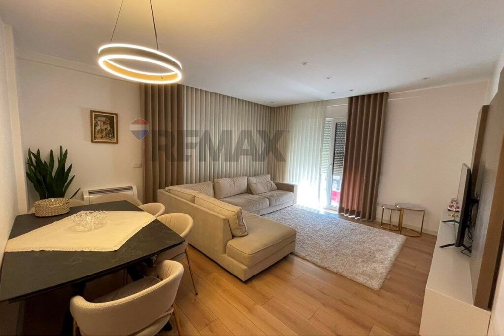 VENDESI APPARTAMENTO 2+1 + VERANDA ASTIR
