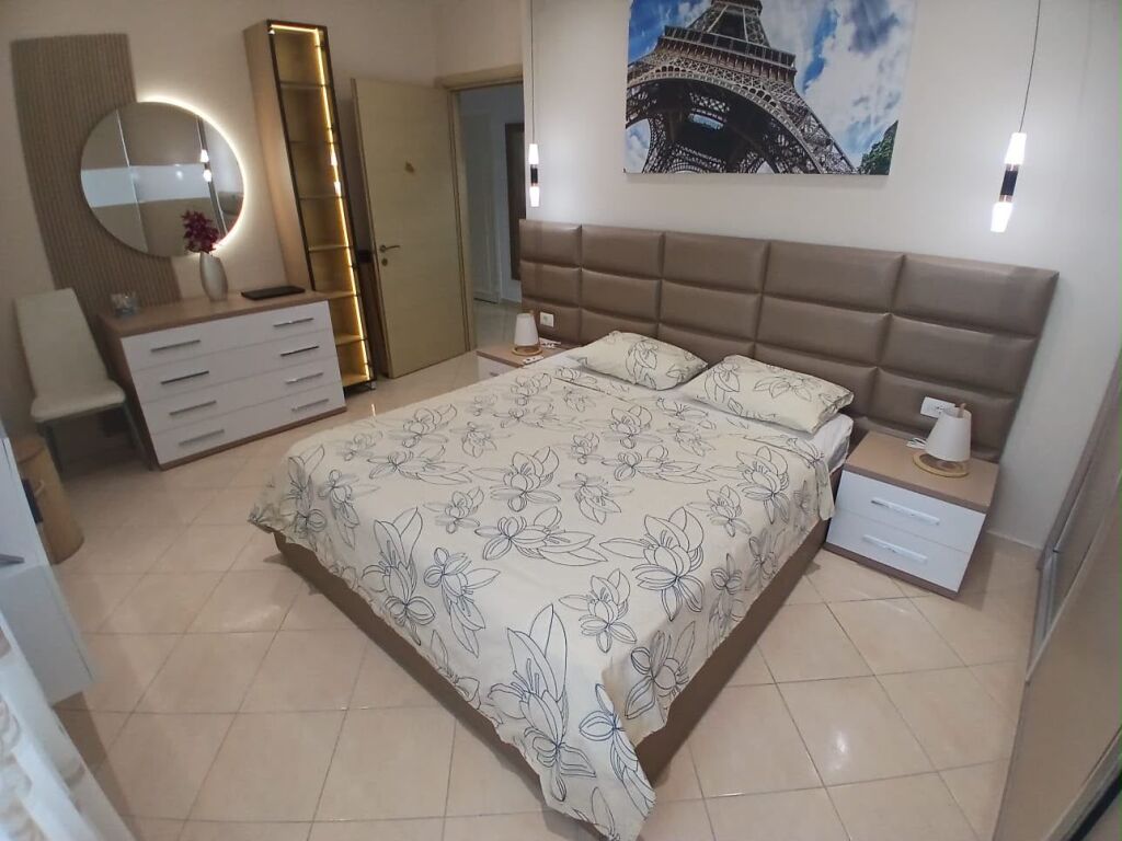 Appartamento 2+1+1 Balcone in vendita Yzberisht !