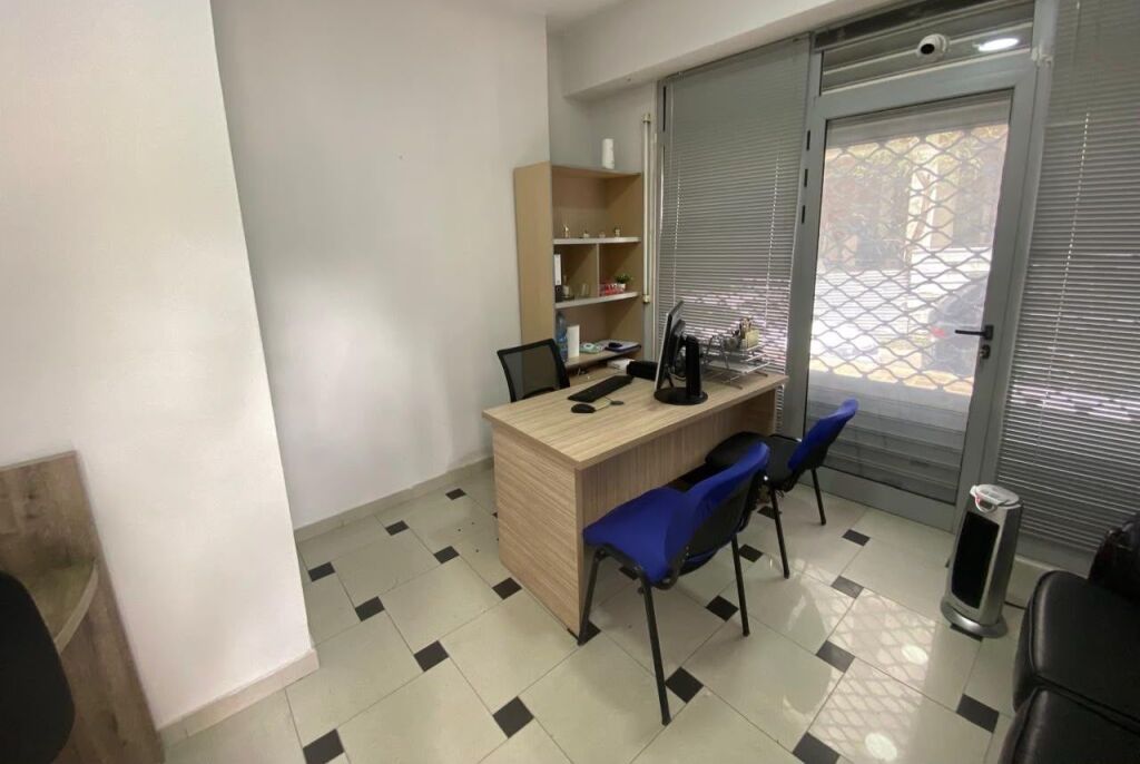 🏢✨ LOCALE COMMERCIALE IN AFFITTO – VICINO ALLA PROCURA ✨