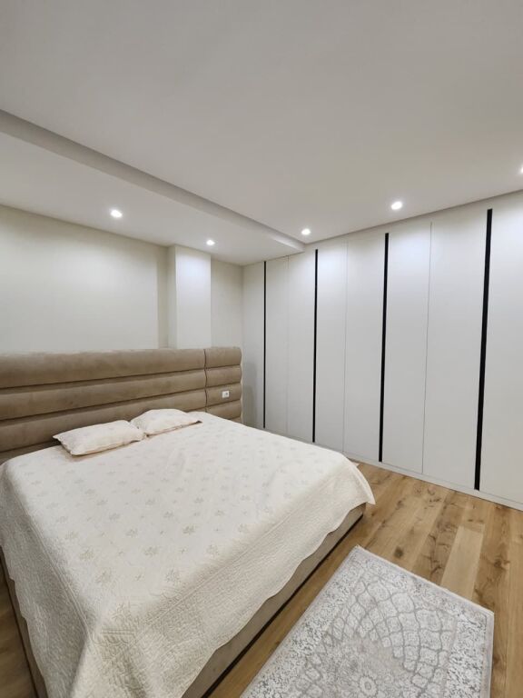 # In Affitto: Appartamento 2+1+2 Bagni &amp; 3 Balconi (+1 Posto Auto) 📍Liqeni Thatë / Radisson (135m2) 🔥🔥 Super Moderno | Prima Volta in Affitto ❤️ | €1.350/Mese