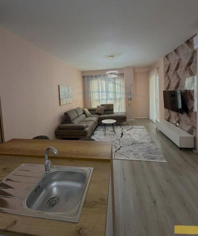 In vendita, Appartamento 1+1, Complesso Aura, Tirana 135,000 €