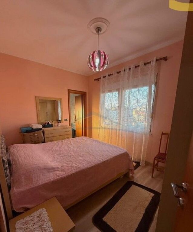 Shitet, Apartament 3+1, Unaza e Re 180,000 €