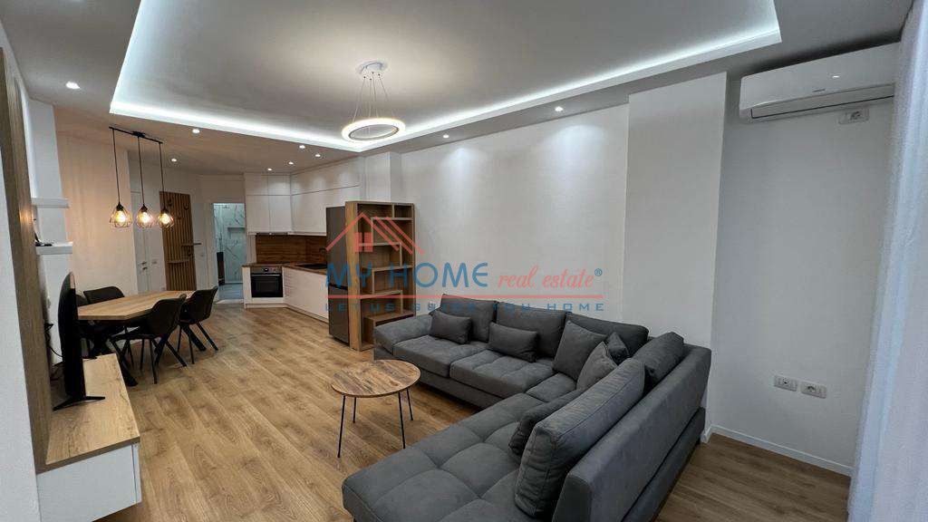 Apartament 1+1+ Post Parkimi me qira tek Xhamia e Tabakeve Tirane
