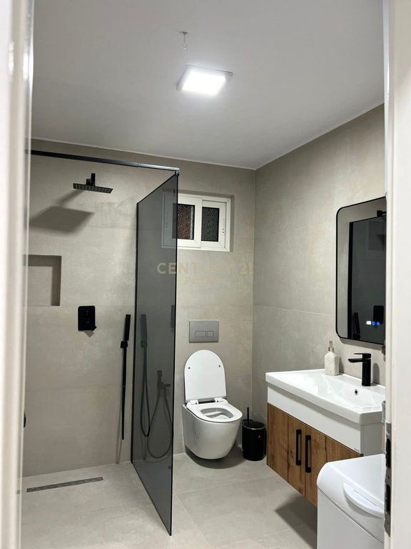 SHITET APARTAMENT 2+1 PËRBALLË DELIORGJIT