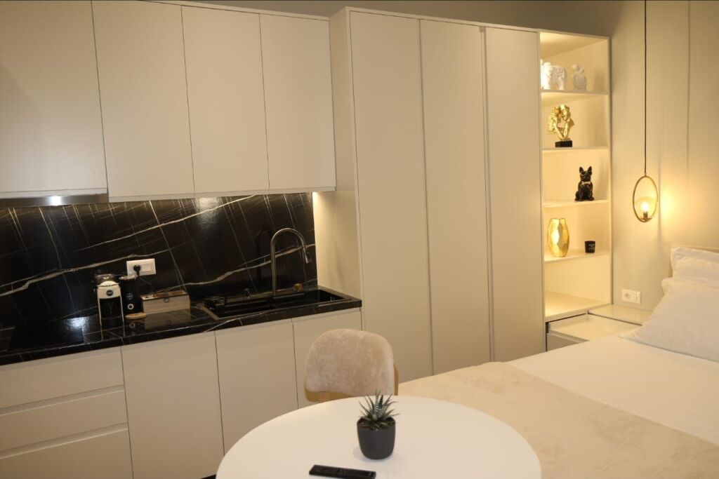 🏡 VENDESI 2 MONOLOCALE – 21 DICEMBRE, TIRANA
