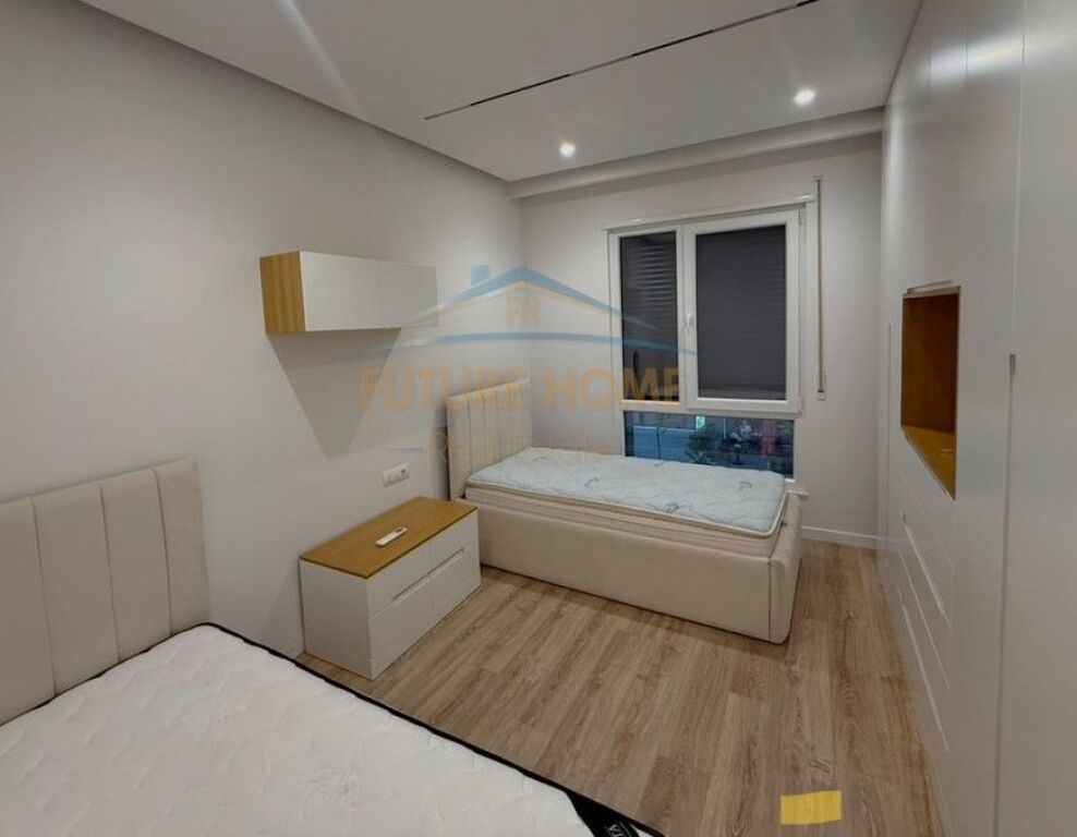 Shitet, Apartament 2+1+2, Rezidenca Erli, Tiranë 255,000 €