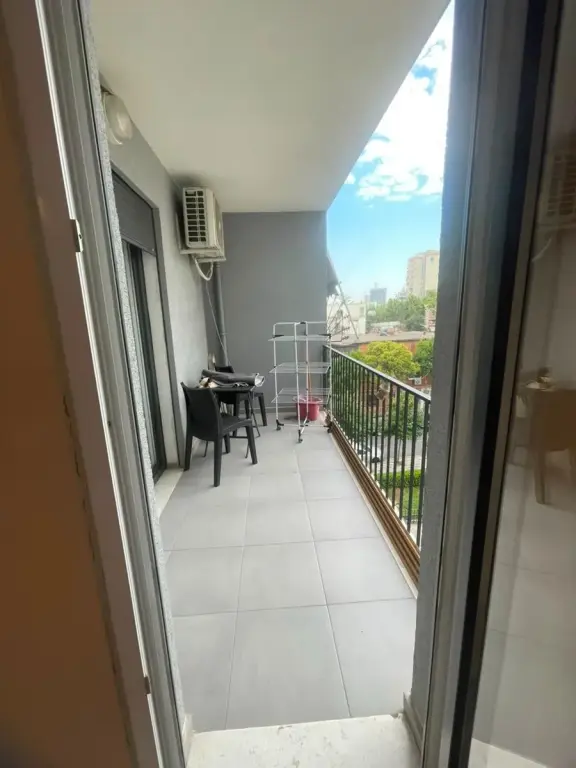 Jepet me qira apartament 1+1 – Stacioni i Trenit