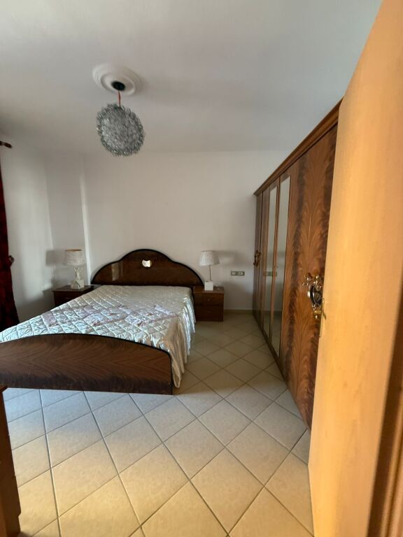 Jepet me qera apartament 2+1 ne Astir