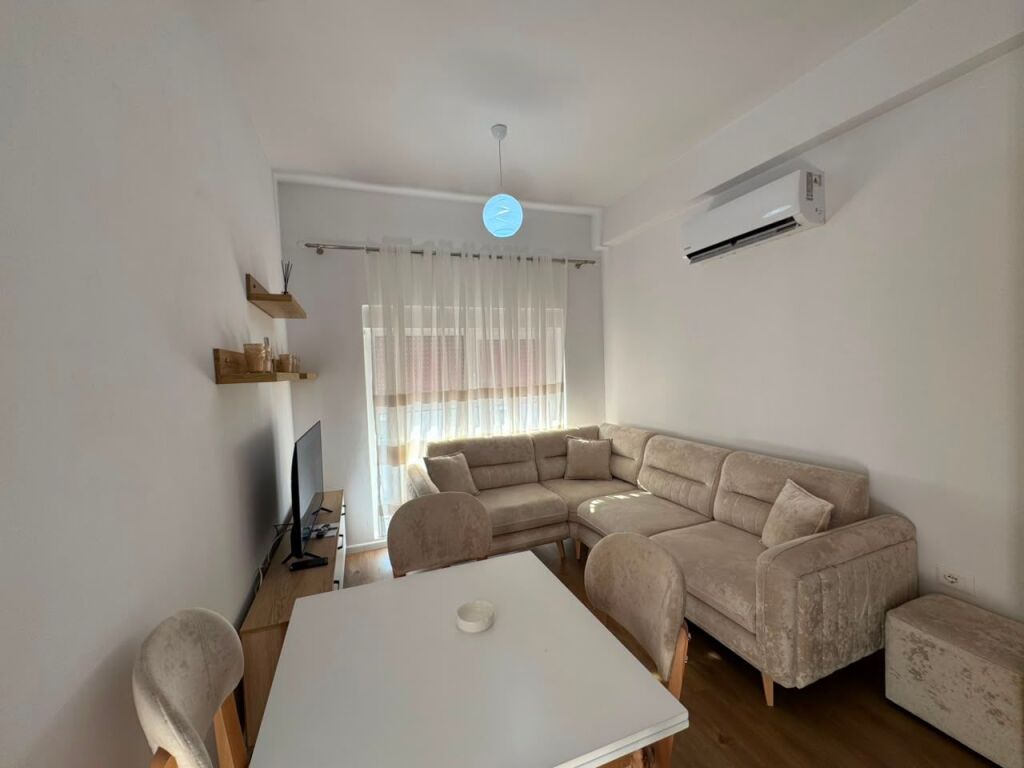 Jepet me qira 1+1 Kadiu Ali Demi 450€