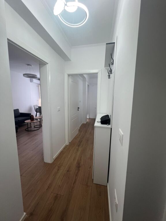 Apartment 1+1, Don Bosko!
