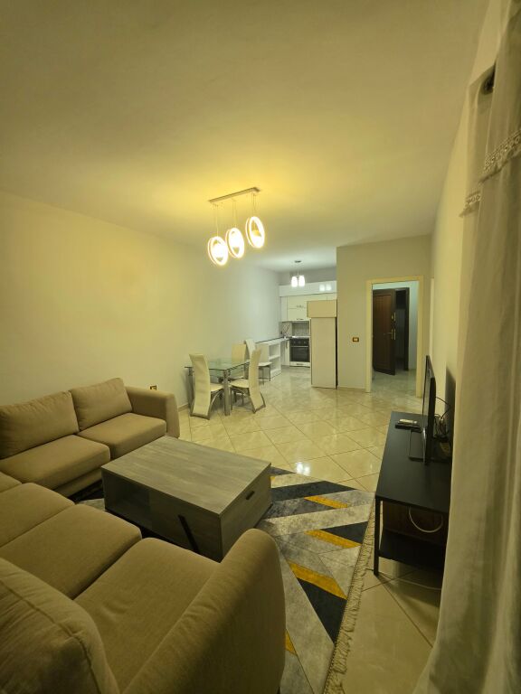 🏡 Appartamento 1+1 in affitto  📍Astir, vicino al locale Xhamero 💰Prezzo: 45.000 Lek/Mese