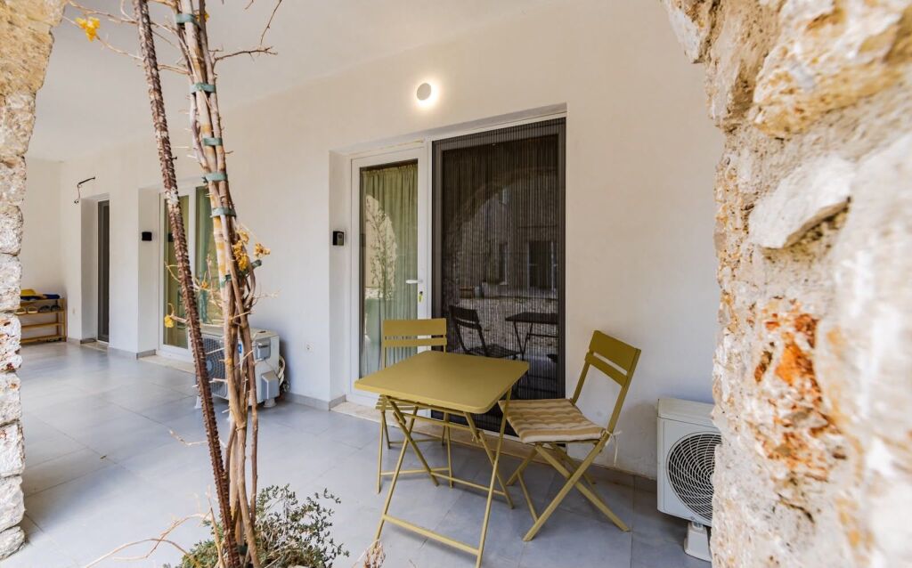 🌊🏡 SHITET GARSONIERË – DHËRMI | RRUGA PERIVOLO 🌊