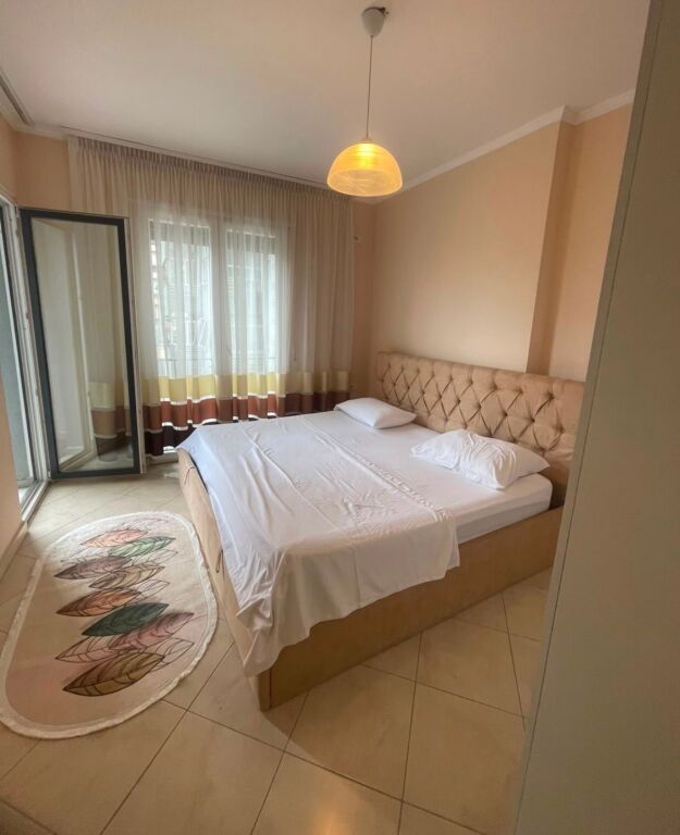 Jepet me qira apartament 1+1 te Ish-Stacioni i Trenit!