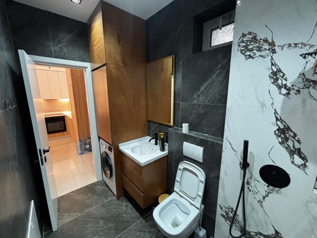 Jepet me qira apartament 2+1 ne Plazh,Durres!