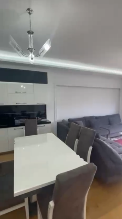 Apartament 2+1+2 per qera me pamje Kopshti zologjim dhe liqeni !