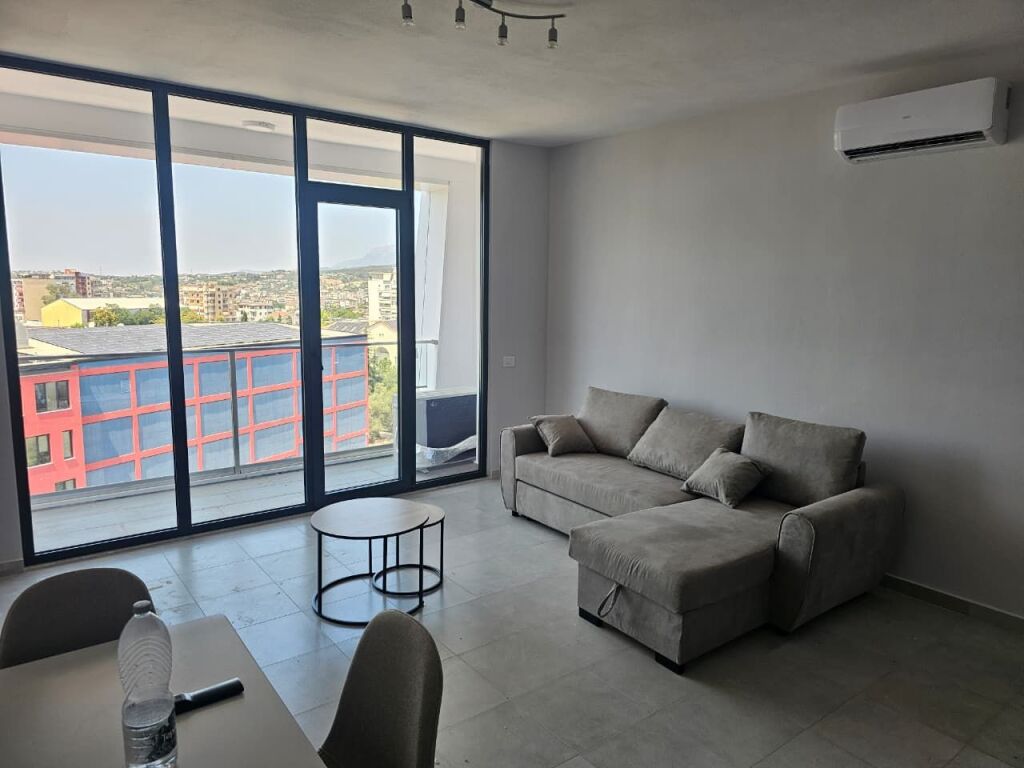 Apartament 2+1, Porcelan (perball UET)