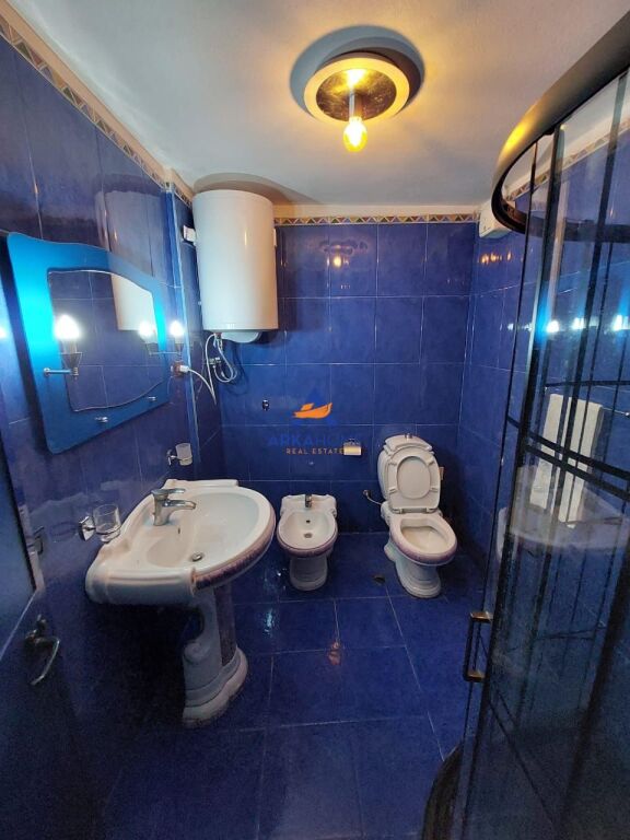 VENDESI APPARTAMENTO 2+1 "MYSLYM SHYRI" 2900000 LEKË( TRATTABILE)