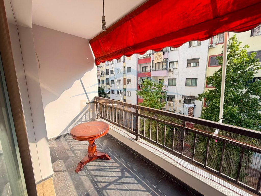 SHITET APARTAMENT 2+1+2 YZBERISHT PRANE NELA 6