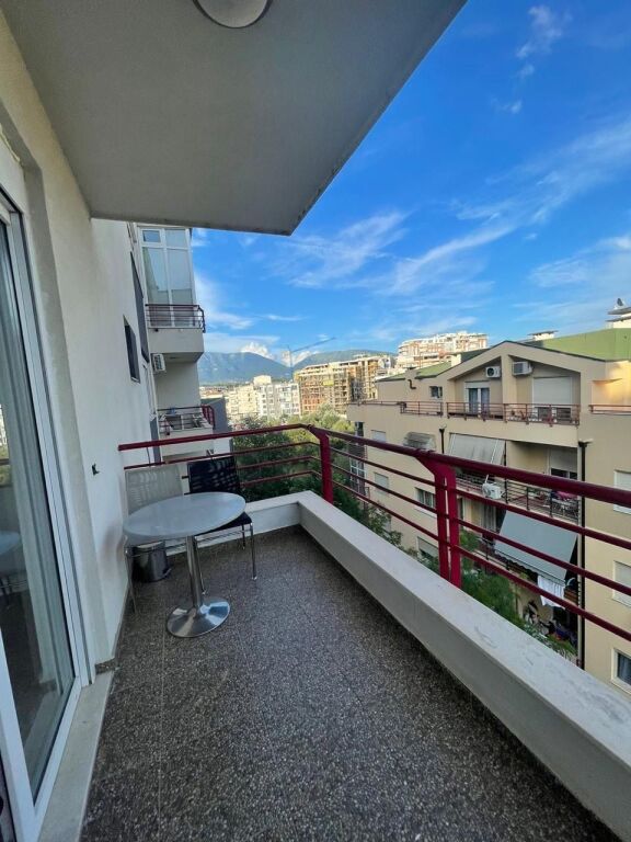 For rent 1+1 empty At Dry Lake 400 thousand lek