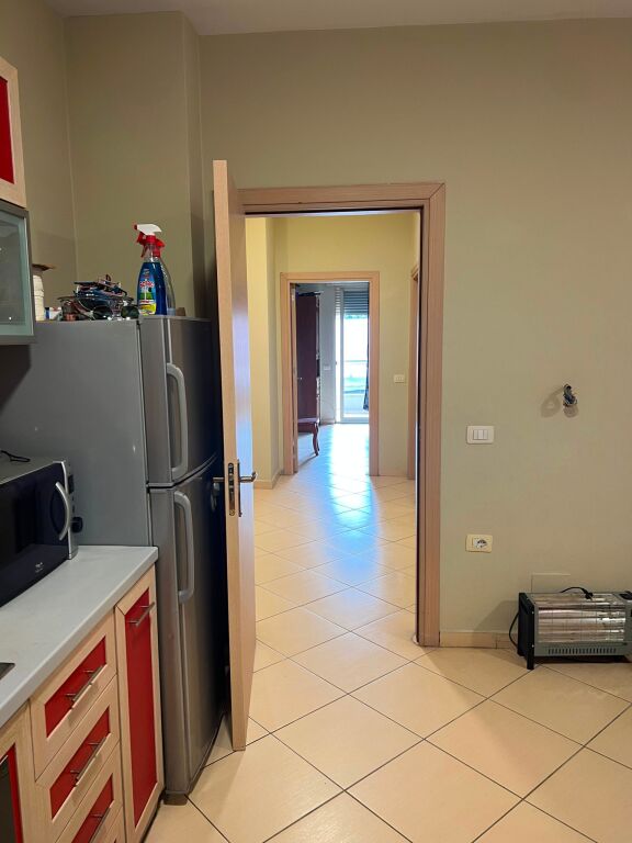 Qera | Apartament 2 + 1+2+Post Parkimi| Rruga Rrapo Hekali | 550 €/muaj