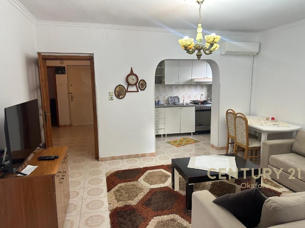Appartamento 3+1 IN AFFITTO a Pazari i Ri!