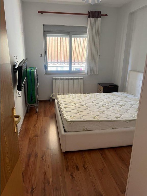 JEPET ME QIRA APARTAMENT 1+1 TE OZONE NE ASTIR 400 € /Muaj
