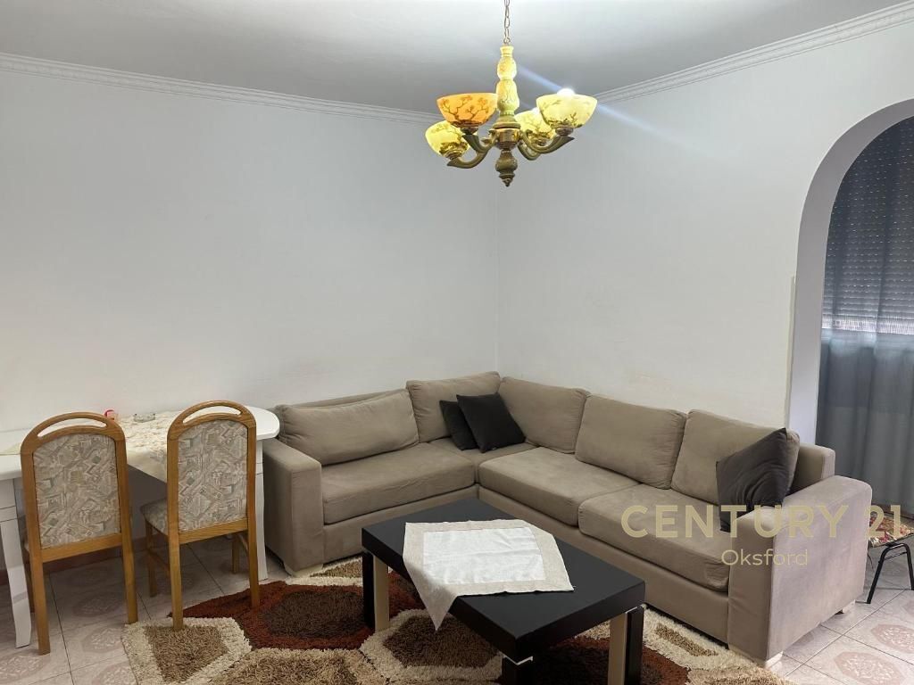 Appartamento 3+1 IN AFFITTO a Pazari i Ri!