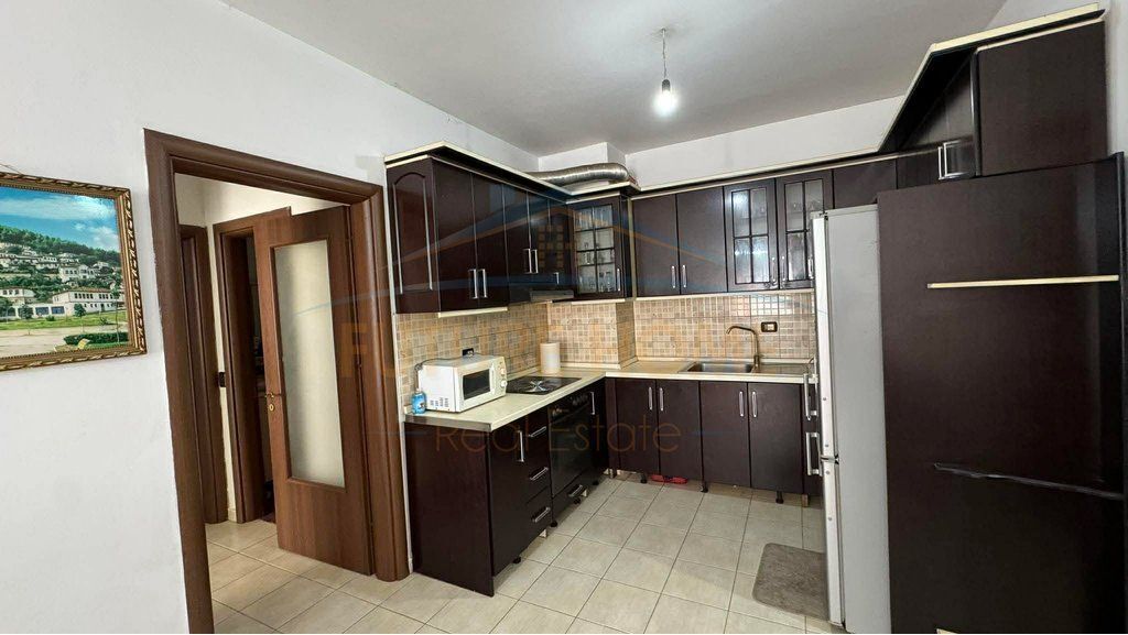 Shitet, Apartament 2+1, Unaza e Re