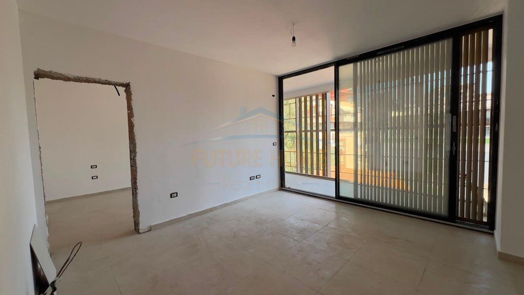 Apartament 1+1+ Post Parkimi ne shitje ,Selvia.