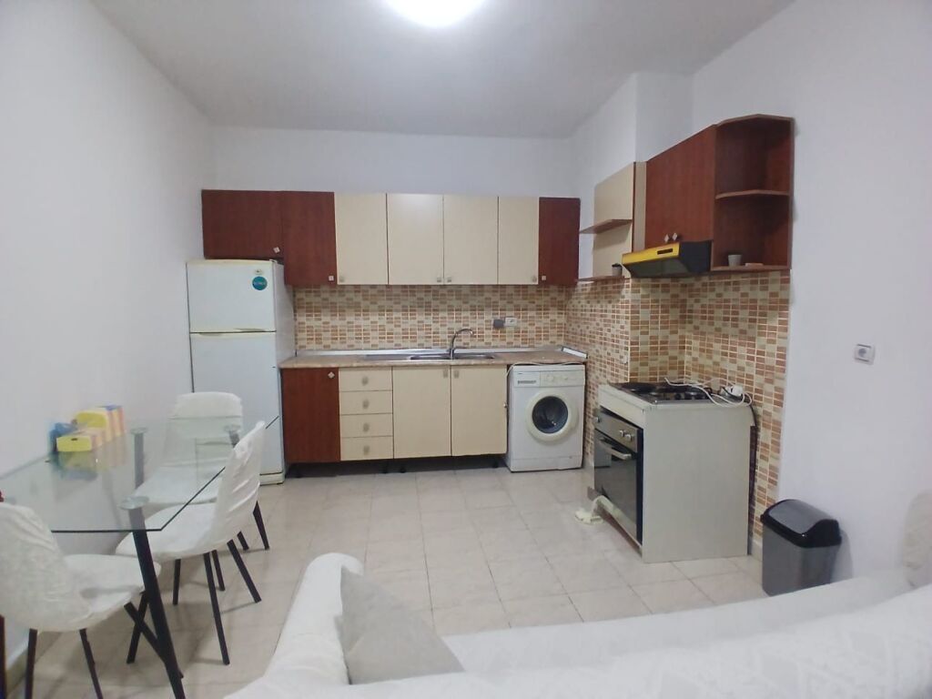 Appartamento 2+1+1 con Balcone in Affitto