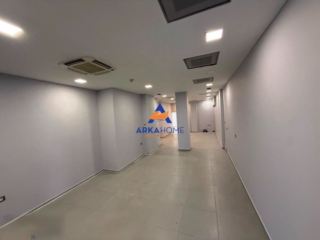 UFFICIO IN AFFITTO 916M2 "IN VIA KAVAJES" 16.000 EURO
