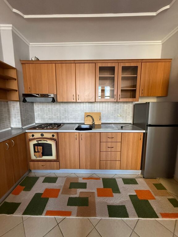 Jepet me qera apartament 2+1 ne Astir