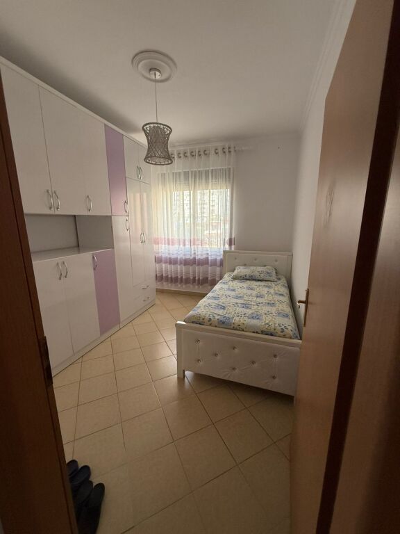Jepet me qera apartament 2+1 ne Astir