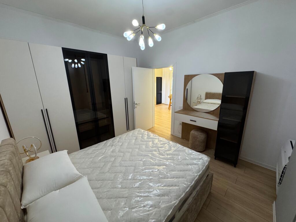 📣 JEPET ME QERA APARTAMENT 1+1 📍 Porta e Re, Sauk  ✨ Mobilim i ri 🏢 Kati 2 💰 60.000 Lekë/Muaj