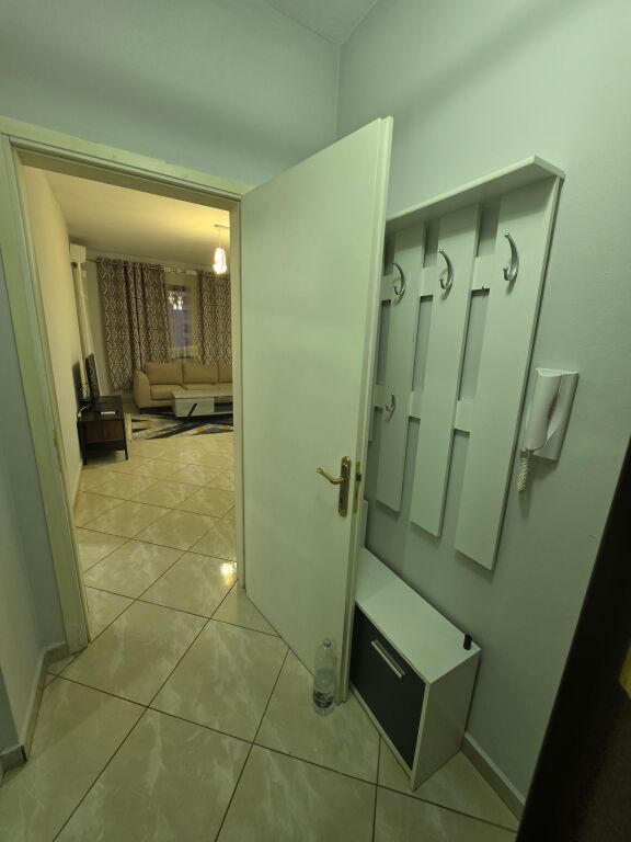 🏡 Appartamento 1+1 in affitto  📍Astir, vicino al locale Xhamero 💰Prezzo: 45.000 Lek/Mese