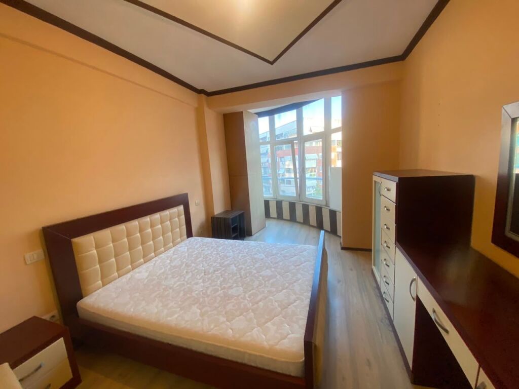 Apartment 2+1, Astir!