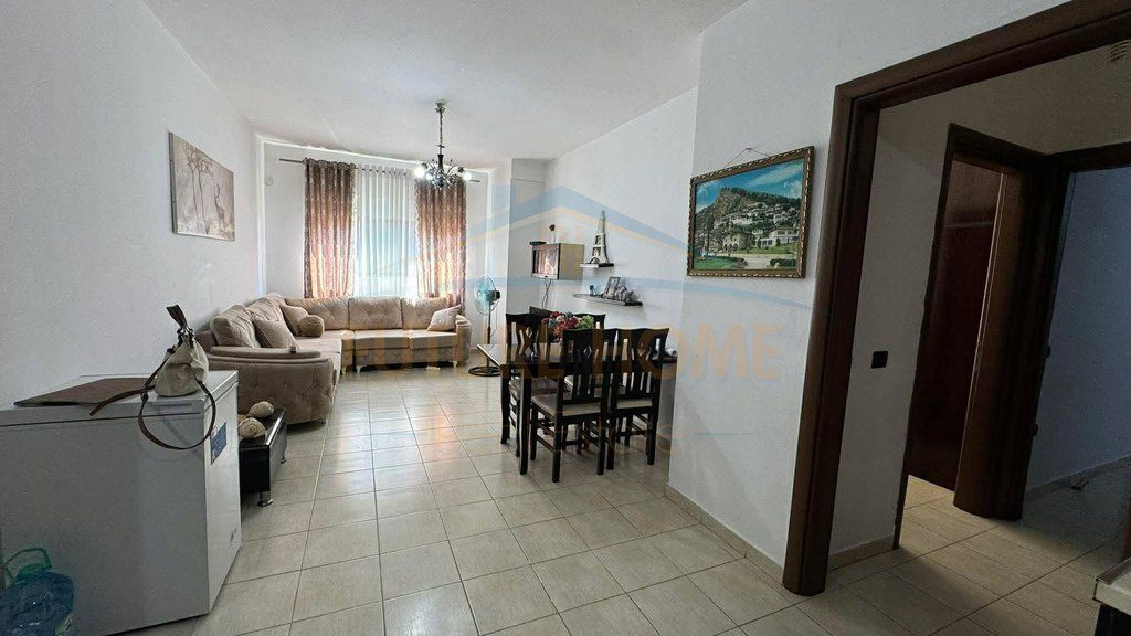 Shitet, Apartament 2+1, Unaza e Re