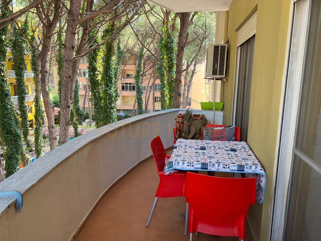 Apartment 2+1+2, Mali Robit, Golem