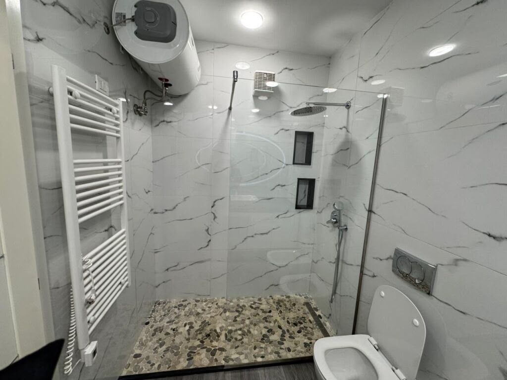 Qera, Apartament 3+1 Kompleksi Delijorgji Rruga e Kavajes